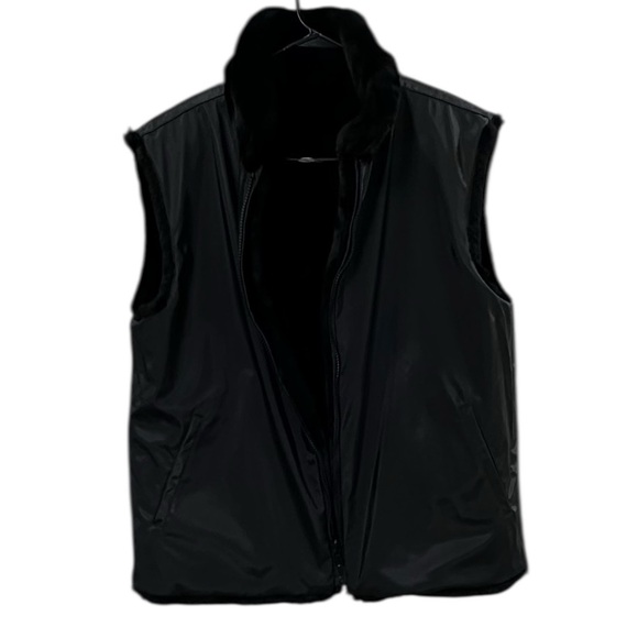 Black Faux Fur Zippered Vest Women’s with Pockets - Picture 7 of 7